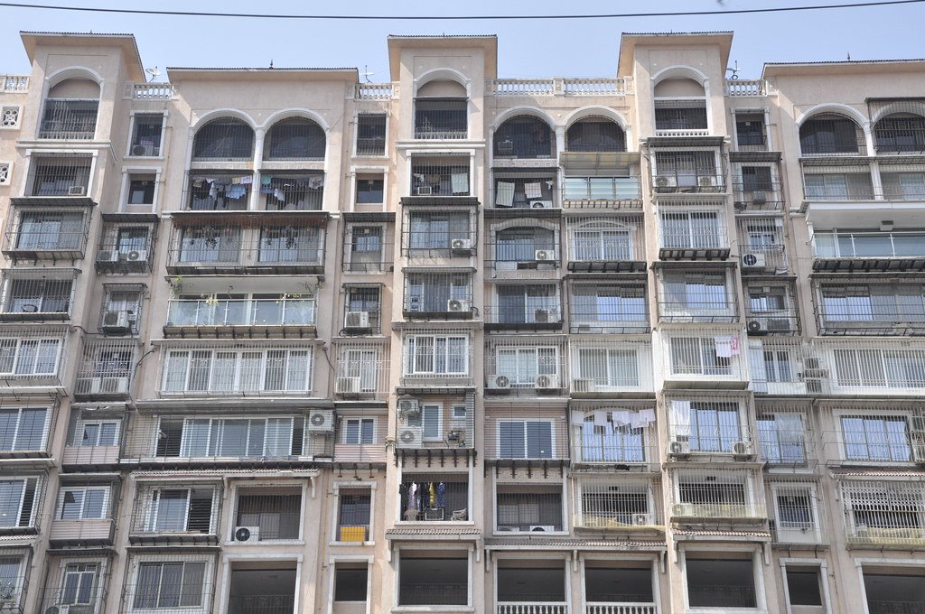 Mumbai Housing Society Files Legal Complaint Against Developer Over Unapproved Construction and Delayed Certificates